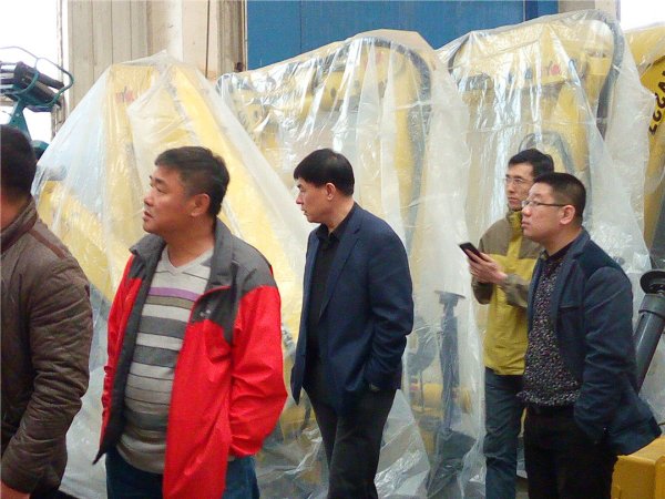 �w�������������ڿ��}����M�ڵ��C��r