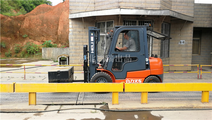 ����܇���M(j��n)�И�(bi��o)��